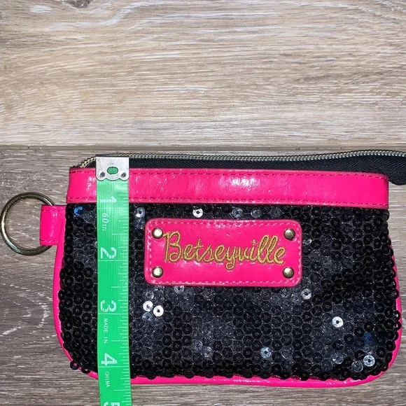 Rare Betsy Johnson Pink and Black Sequins Coin Purse - Picture 3 of 6